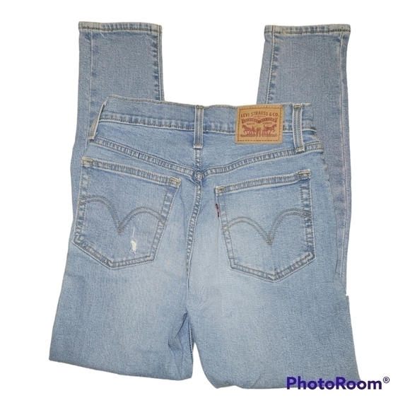 LEVI'S wedgie skinny light wash distressed knees jeans - Picture 7 of 12